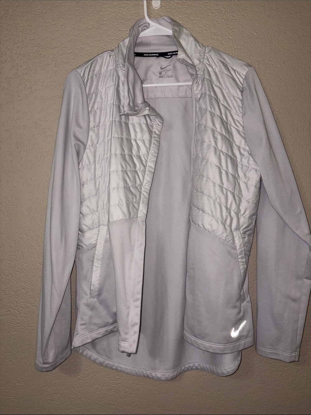 Nike Women's White Quilted Hybrid Puffer Jacket